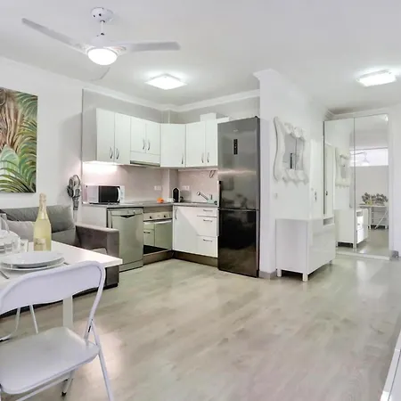 Appartement Little Gem, Panoramic Balcony, Con Air, Pool, Wifi *